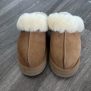 UGG Tan Platform Shoes with Cream Fur